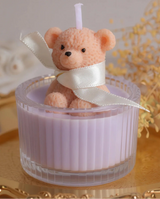 Luxuriöse duftende Sojawachskerze mit Teddybär-Akzent