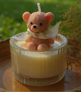 Luxuriöse duftende Sojawachskerze mit Teddybär-Akzent