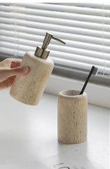 Wabi-Sabi Luxus Badezimmer-Set – Keramik & Travertin | Seifenspender, Mundspülbecher, Zahnputzbecher & Seifenschale