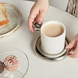 SakuraNest Japanische Keramik-Kaffeetasse mit Untertasse