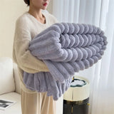 CozyStripe Kunstkaninchenfell-Decke – Ultrawarm, Weich und Kuschelig