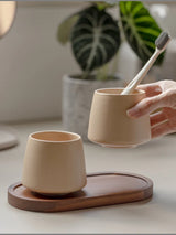 Europäisches Elegantes Eierschalen-Keramik-Becher-Set – Luxuriöse Kreative Badezimmeraccessoires mit Ablage