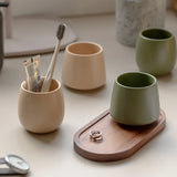 Europäisches Elegantes Eierschalen-Keramik-Becher-Set – Luxuriöse Kreative Badezimmeraccessoires mit Ablage