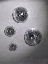 MirrorSphere Wand-Discokugel – Spiegelnde Metallic Wanddekoration für Zuhause & Events