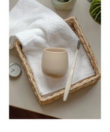 Europäisches Elegantes Eierschalen-Keramik-Becher-Set – Luxuriöse Kreative Badezimmeraccessoires mit Ablage