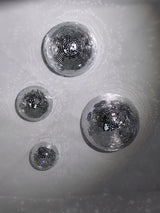 MirrorSphere Wand-Discokugel – Spiegelnde Metallic Wanddekoration für Zuhause & Events