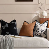 LuxePapillon Minimalistischer Schmetterling Jacquard Kissenbezug – Schwarz-Weiß Eleganz