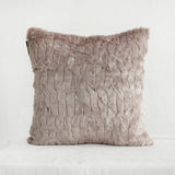 FluffyLux Luxuriöser Kunstfell-Kissenbezug – Edles Zierkissen für Zuhause und Sofa
